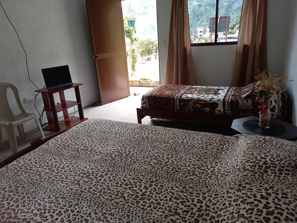 Montano Camping & Hostel Baños Extérieur photo